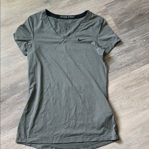 Nike Pro tshirt